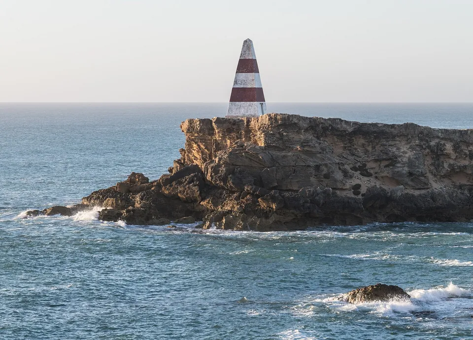 The striped obelisk on the cliffs at Cape Dombey, Robe